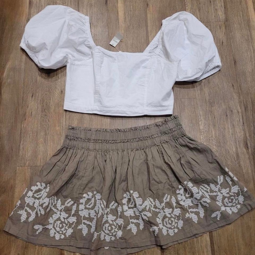 Cottagecore american eagle L set off shoulder boho neutral floral